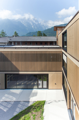 Mit dem Neubau stellte das Holztechnikum Kuchl auf ein aktuelles Schließsystem um. - Winkhaus - © Winkhaus
Mit dem Neubau stellte das Holztechnikum Kuchl auf ein aktuelles Schließsystem um. - Winkhaus - © Winkhaus