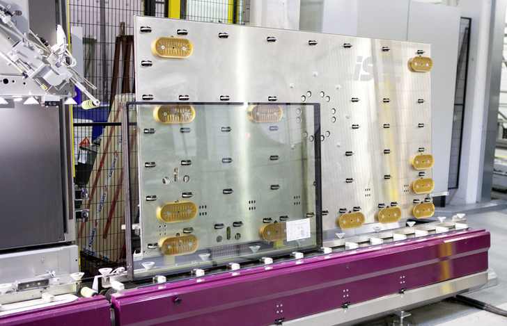 Mobiler Elementpuffer zum Abstellen, Aushärten und Transportieren von Isolierglaselementen, manuell oder vollautomatisch. - Lisec