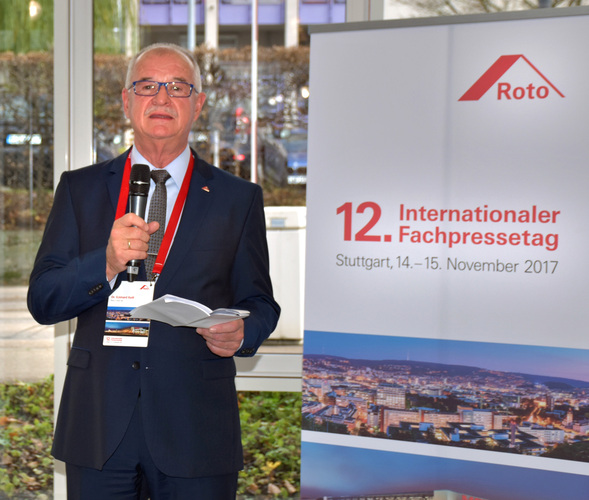 Roto-Chef Dr. Eckhard Keill hat am Stammwerk in Leinfelden und in Böblingen die internationale Fachpresse empfangen. - Daniel Mund / GLASWELT