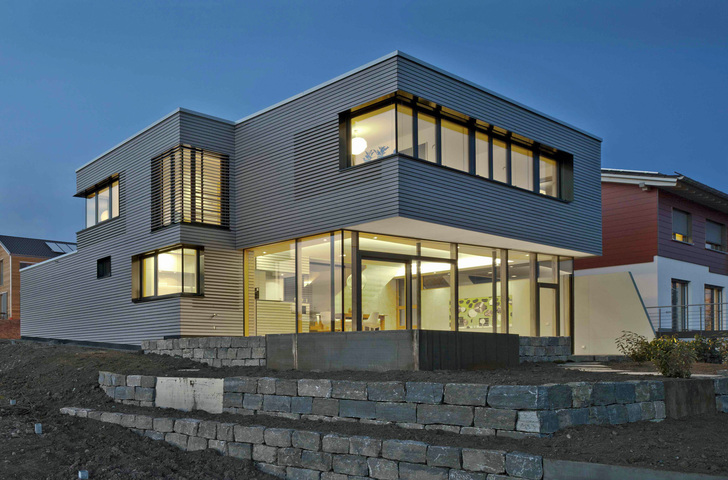 Haus mit schicken Ganzglasecken - VFF/Meko Holz/Metall-System