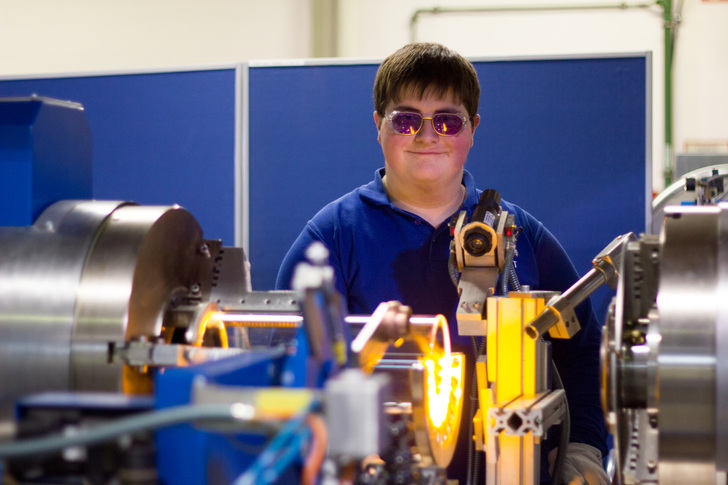 Auf dem Portal können sich junge Menschen über die vielfältigen Berufe in der Glasbranche informieren. - BAGV Glas+Solar