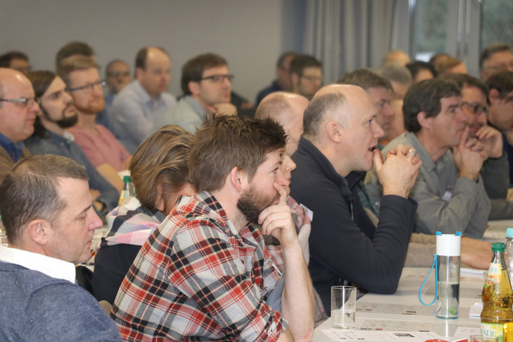 Rund 120 Teilnehmer kamen zu dem Symposium im Berufskolleg Bergisch Gladbach. - Tischler NRW - © Tischler NRW
Rund 120 Teilnehmer kamen zu dem Symposium im Berufskolleg Bergisch Gladbach. - Tischler NRW - © Tischler NRW