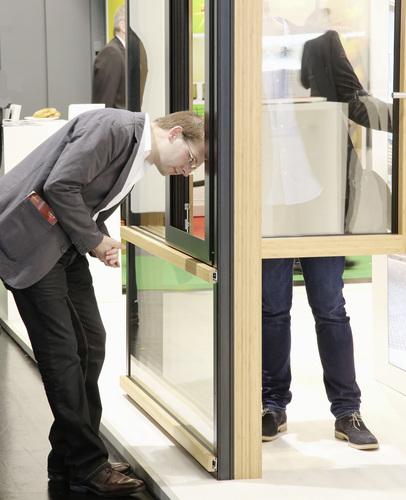 Sind ein wichtiger Bereich im Messerepertoire: Holzfensterlösungen der Hersteller und Systempartner. - Nürnbergmesse - © Nürnbergmesse
Sind ein wichtiger Bereich im Messerepertoire: Holzfensterlösungen der Hersteller und Systempartner. - Nürnbergmesse - © Nürnbergmesse