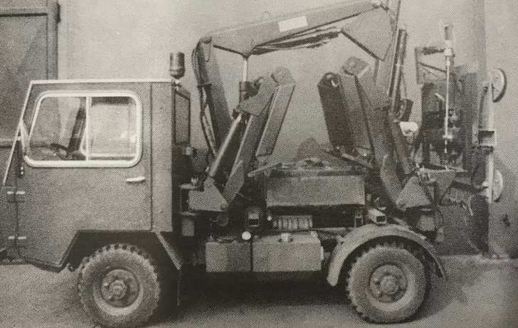 Genau senkrecht hängt die Scheibe an den Saugern. - Archiv