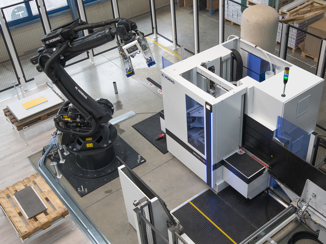 HOMAG und KUKA setzen sich zum Ziel, gemeinsam smarte Roboterlösungen für den weltweiten Markt der Holzbearbeitung zu entwickeln und zu vertreiben - Homag Group AG - © Homag Group AG
HOMAG und KUKA setzen sich zum Ziel, gemeinsam smarte Roboterlösungen für den weltweiten Markt der Holzbearbeitung zu entwickeln und zu vertreiben - Homag Group AG - © Homag Group AG