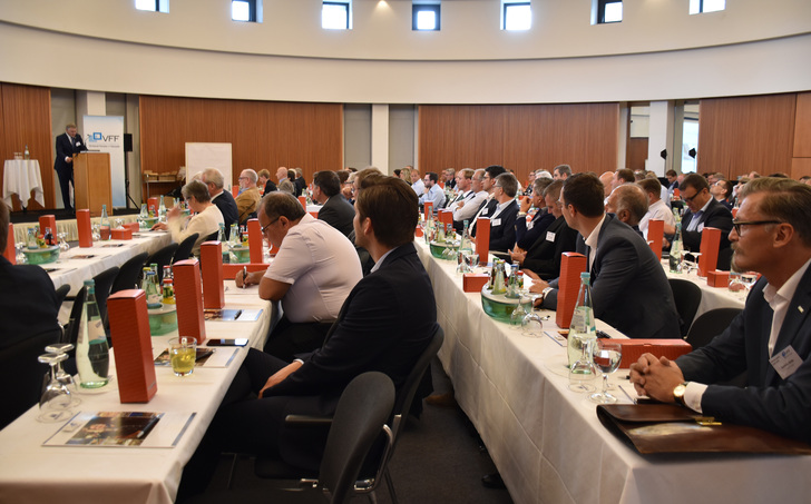 Der Veranstaltungssaal im Maritim Hotel Ulm - Daniel Mund / GLASWELT - © Daniel Mund / GLASWELT
