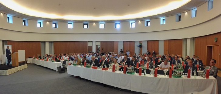 Rund 150 Teilnehmer kamen zum VFF-Jahreskongress nach Ulm - Daniel Mund / GLASWELT