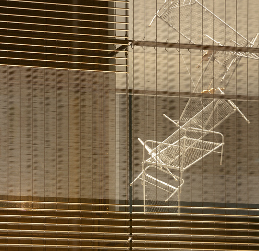 Prägend für die Gebäudehülle der Kunsthalle ist das filigrane Metallnetz, das den Bau förmlich umschließt, aber gleichzeitig unterschiedliche Transparenzen erzeugt. - Constantin Meyer Photographie - © Constantin Meyer Photographie
Prägend für die Gebäudehülle der Kunsthalle ist das filigrane Metallnetz, das den Bau förmlich umschließt, aber gleichzeitig unterschiedliche Transparenzen erzeugt. - Constantin Meyer Photographie - © Constantin Meyer Photographie