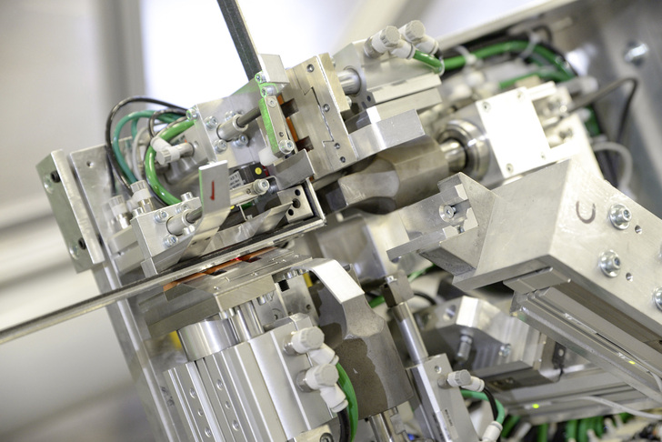 Das neue Speed-up Kit sorgt mit vier — statt bisher zwei — Generatoren für noch schnellere Energieimpulse, sodass die Ecken jetzt noch schneller geschweißt werden. - Swisspacer