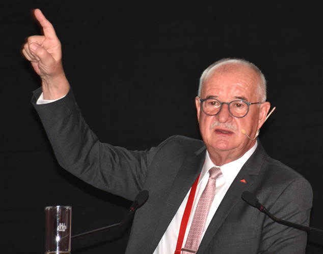 “Wir beobachten die höchst brisante Gemengelage als Resultat großer politischer Unsicherheiten mit erheblicher Sorge“, betonte Dr. Eckhard Keill während des 13. Internationalen Roto-Fachpressetages in Graz. - Daniel Mund / GLASWELT