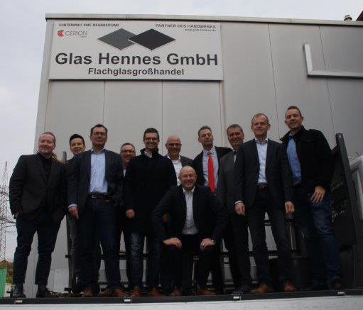 Auch eine Reihe von Industrie-Partnern war mit dormakaba, Kawo, Pauli & Sohn, Südmetall, WSS und Autohaus Schmitz (Köln) mit vor Ort. - Glas Hennes - © Glas Hennes
