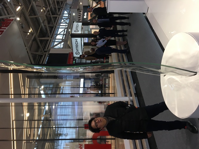 Das neue Glas findet Interesse von Besuchern aus aller Welt. - Matthias Rehberger/GLASWELT