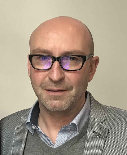 Michael Scheer im Gespräch mit der GLASWELT im Next-Studio in Frankfurt. - Matthias Rehberger / GLASWELT