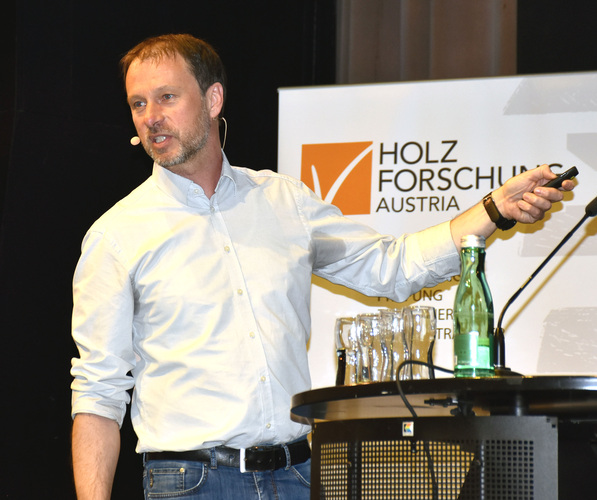 Dr. Andreas Gobiet von der Zentralanstalt für Meteorologie und Geodynamik (ZAMG) weiß, wie sich das Klima in Österreich bis 2050 verändern wird. - Daniel Mund / GLASWELT