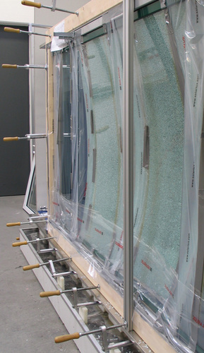 Ganzglas-Elemente auf dem Prüfstand - Sie trotzen selbst hohen Windlasten. - Solarlux