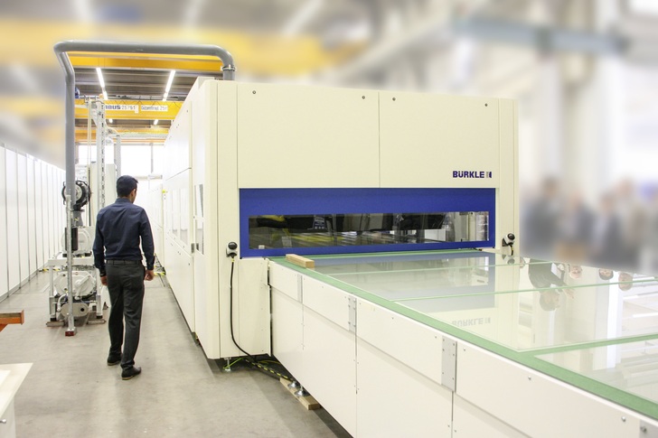 Die neue VSG-Anlage von Bürkle ist modular aufgebaut und für schnelle Taktzeiten ausgelegt. - Bürkle