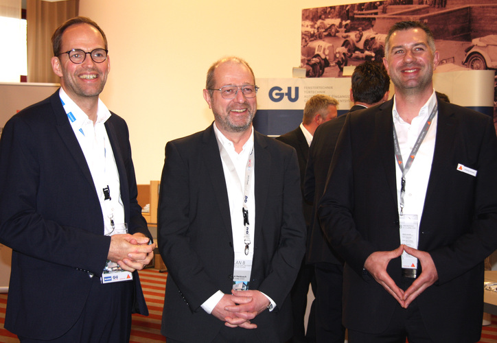 Jörn Schütte, Geschäftsführer Vertrieb Inoutic/Deceuninck, André Heidusch, Verkaufsleiter Systemhäuser Gretsch-Unitas und Andreas Dirksen, Business Development Manager bei Sika Deutschland (v.l.n.r.) freuen sich über die erfolgreichen Partnertage. - Gretsch-Unitas GmbH / Sika Deutschland GmbH - © Gretsch-Unitas GmbH / Sika Deutschland GmbH
