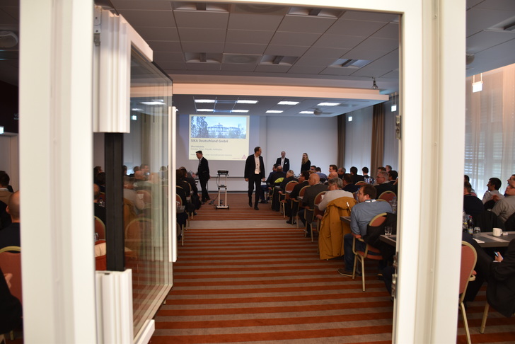Die ersten Partnertage von Gretsch-Unitas, Inoutic / Deceuninck und Sika Deutschland am 4. und 5. April 2019 in Stuttgart soll in Zukunft wiederholt werden. - Daniel Mund / GLASWELT - © Daniel Mund / GLASWELT
Die ersten Partnertage von Gretsch-Unitas, Inoutic / Deceuninck und Sika Deutschland am 4. und 5. April 2019 in Stuttgart soll in Zukunft wiederholt werden. - Daniel Mund / GLASWELT - © Daniel Mund / GLASWELT