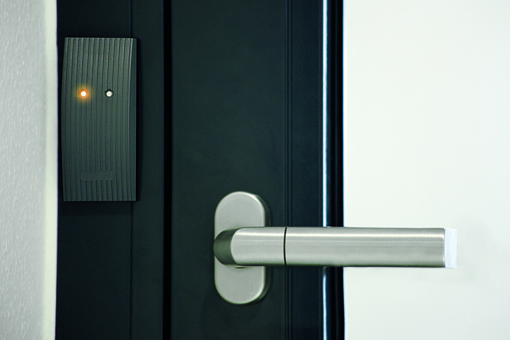 Ein eleganter Wandleser erweitert das Programm und damit auch die Anwendungsbereiche von blueCompact. - Winkhaus