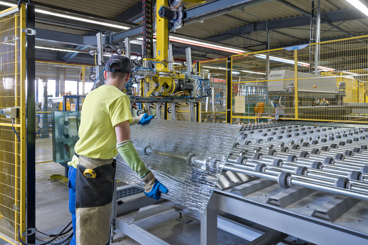 Neben der neuen Schleiftechnik, wurde auch in einen neuen, leistungsfähigen ESG-Konvektionsofen investiert. - Olaf Rohl/Saint-Gobain Glassolutions - © Olaf Rohl/Saint-Gobain Glassolutions
