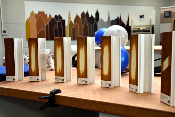 Angehende Folien-Experten lernen in der eintägigen Schulung, wie Folienschäden jeder Art in 6 Schritten behoben werden können. - Daniel Mund / GLASWELT