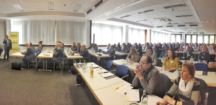 Rund 120 Teilnehmer bei den Ammon Fenstertagen in Regensburg - Daniel Mund / GLASWELT