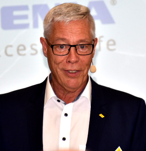 Dieter Ammon machte kein Hehl daraus, dass man mit Siegenia nicht immer "ein Herz und eine Seele" gewesen sei. - Daniel Mund / GLASWELT