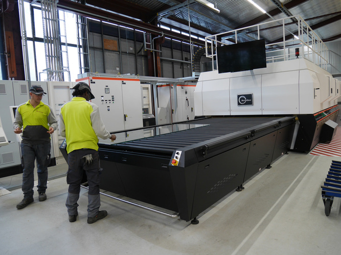 Am SGG-Standort in Freiburg wurden rund 3 Mio. Euro investiert, u. a. in einen Northglass ESG-Ofen - Matthias Rehberger / GLASWELT