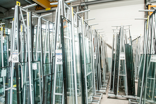 Mit der Erweiterung verkürzen sich jetzt auch die Lieferzeiten, inklusive für Heizgläser. - Schüt-Duis