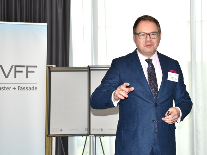 "Die Werbung ist tot — Konfusion in der digitalen Marketingwelt", Robert Kroth | Gerschau.Kroth.Werbeagentur GmbH - Daniel Mund / GLASWELT - © Daniel Mund / GLASWELT
