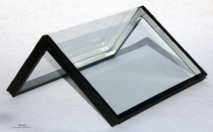 Scharf gebogenes ISO ist keine Zukunftsmusik mehr. Hier der Prototyp einer Isolierglasscheibe. - Fraunhofer IWM - © Fraunhofer IWM
Scharf gebogenes ISO ist keine Zukunftsmusik mehr. Hier der Prototyp einer Isolierglasscheibe. - Fraunhofer IWM - © Fraunhofer IWM