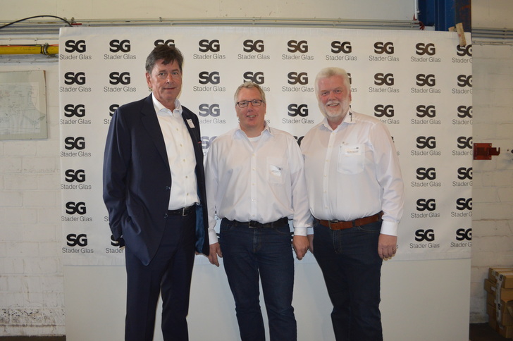 Starkes Team (v.l.): Frank Schürmann, Vertreter der Gesellschafter; Lutz Friederich, Vertriebsleiter; Hans-Hermann Lemke, Geschäftsführer - Stader Glas - © Stader Glas
