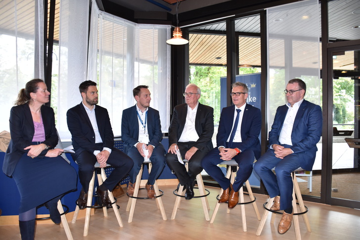 Die Themen der friday´s for future-Bewegung hat das ift aufgegriffen und ein entsprechendes Forum inmitten der Fenstertage geschaffen: “Thursday for future“. - Daniel Mund / GLASWELT - © Daniel Mund / GLASWELT
Die Themen der friday´s for future-Bewegung hat das ift aufgegriffen und ein entsprechendes Forum inmitten der Fenstertage geschaffen: “Thursday for future“. - Daniel Mund / GLASWELT - © Daniel Mund / GLASWELT