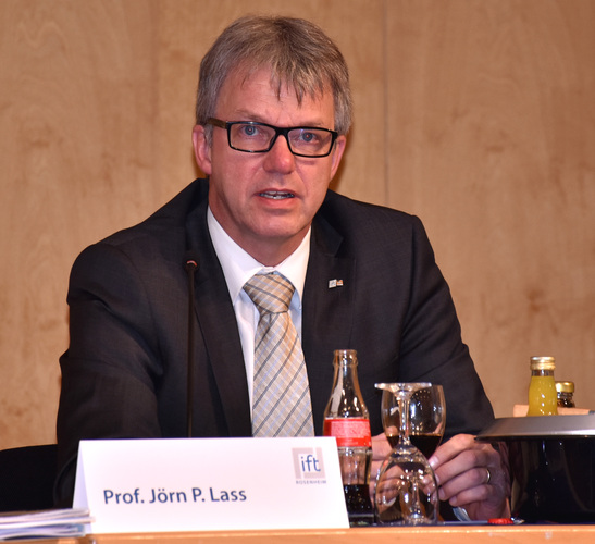 Ab 2020 ist Prof. Jörn P. Lass der neue Institutsleiter des ift Rosenheim - Daniel Mund / GLASWELT - © Daniel Mund / GLASWELT
Ab 2020 ist Prof. Jörn P. Lass der neue Institutsleiter des ift Rosenheim - Daniel Mund / GLASWELT - © Daniel Mund / GLASWELT
