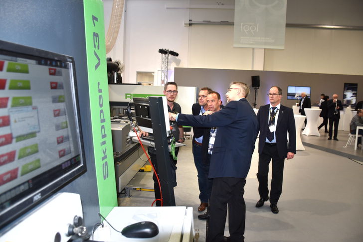 Der Ulm Campus beherbergten die modernsten Maschinen und Technologien zur Verarbeitung von Holz, Kunststoff, Glas und Stein. - Daniel Mund / GLASWELT - © Daniel Mund / GLASWELT
