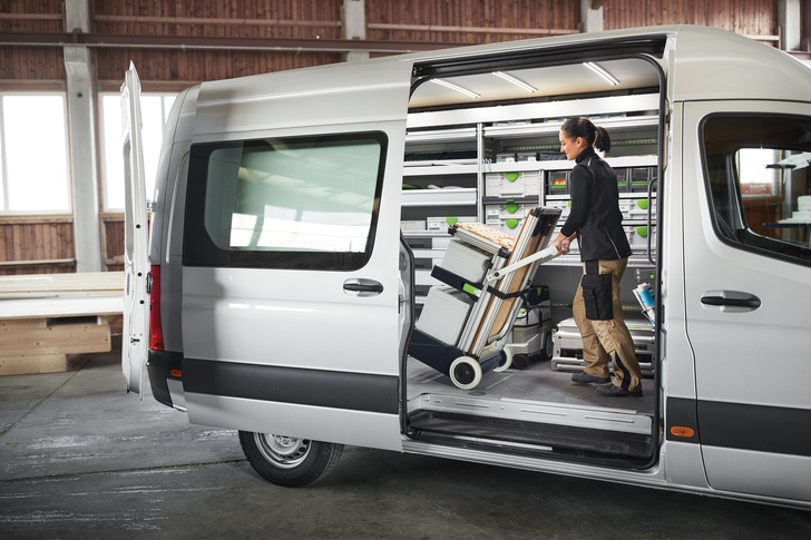 Mit dem Systainer3 in Kombination mit der bott vario3 Fahrzeugeinrichtung deutlich wirtschaftlicher und effizienter unterwegs, das spart Zeit und Geld. - Festool GmbH - © Festool GmbH
Mit dem Systainer3 in Kombination mit der bott vario3 Fahrzeugeinrichtung deutlich wirtschaftlicher und effizienter unterwegs, das spart Zeit und Geld. - Festool GmbH - © Festool GmbH