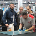 Am Standvon Intermac zeigten die Mschinenspezialisten den neuen Waterjet der mittels Wasserstrahltechnik Glas in allen Formen schneiden kann. Am Standvon Intermac zeigten die Mschinenspezialisten den neuen Waterjet der mittels Wasserstrahltechnik Glas in allen Formen schneiden kann.