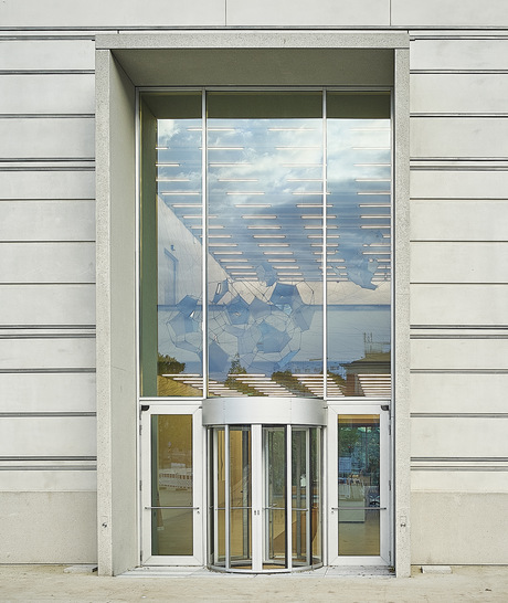 Das Hauptportals des neuen Bauhausmuseums