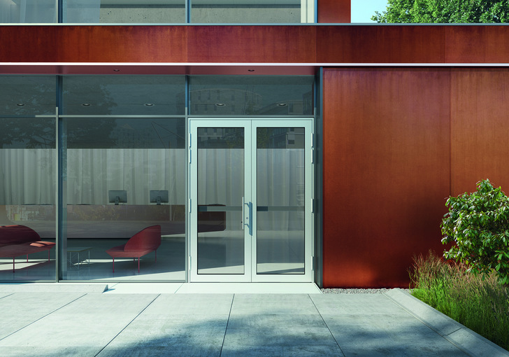 Stabilität im Kern – Funktionssicherheit im Betrieb: Durch den dreischaligen Profilaufbau ist das Türsystem Schüco AD UP auch als hoch frequentierte Objekttür geeignet.