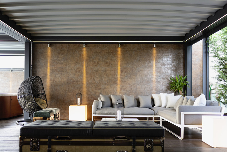 Das Ambiente spiegelt den außergewöhnlichen Geschmack des architektur-begeisterten Besitzers für die Details der Textilverarbeitung wider.