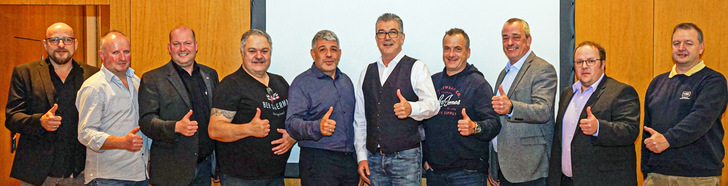 Im Bild v. li. Christoph Meilhammer, Gerd Achten, Andreas Jany, Jean-Felix Renard, Mark Harcourt-King, Geschäftsführer Helmut Meeth, Martin Wawer, Klaus Laubinger, Rüdiger Schreck, Jürgen Kotz und Christian Kempe (nicht im Bild). 