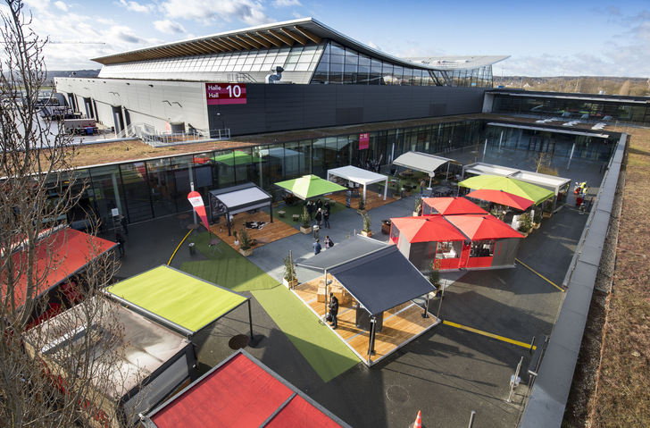 Auf über 750 m 2  präsentierten Top-Branchengrößen ihre hochwertigen Sonnen- und Wetterschutzprodukte im Freigelände der Messe Stuttgart zwischen den Hallen 5/6 und 9/10..