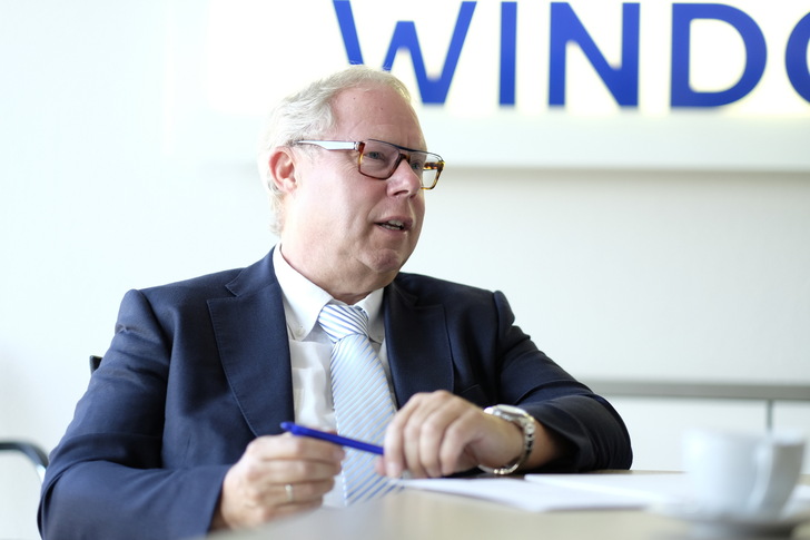 German Windows auf Wachstumskurs: Nach vollständiger Integration der Sparte „GW Holz“ zeigt sich Manfred Frechen offen für neue Unternehmensbeteiligungen.