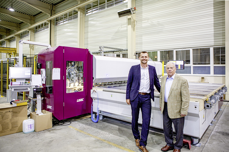 Richard Bruckner von Lisec (l.) und Firmengründer Josef Gasperlmair schätzen die enge und langjährige Zusammenarbeit ihrer Unternehmen.