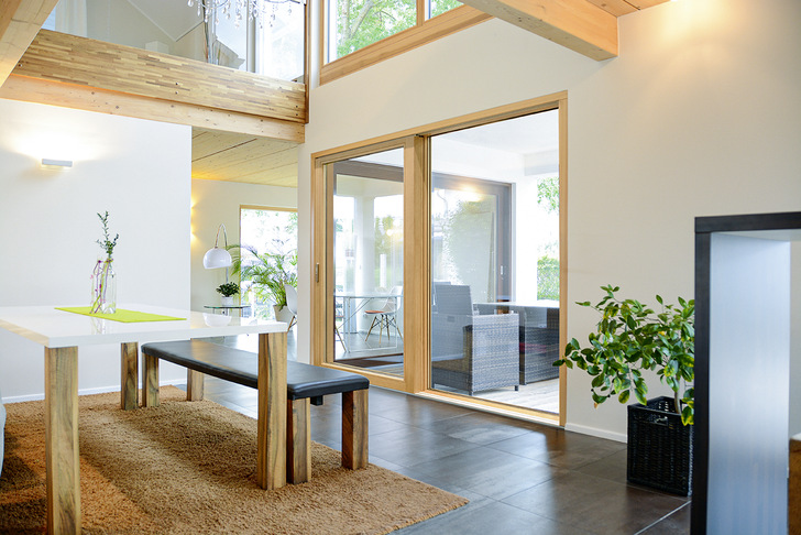 Durch die Weiterentwicklung der Hebeschiebe-Beschläge werden Bes﻿chlaglösungen für alle Schemata in allen Profilmaterialien (Holz, Holz-Alu, Kunststoff, Metall) angeboten.