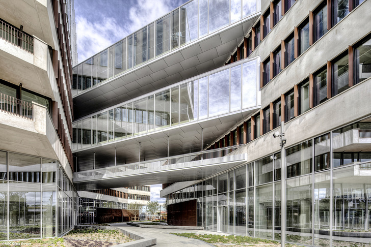 Das Organdi Gebäude in Frankreich ist mit den Cradle-to-cradle zertifizierten Gläsern ipasol neutral 70/37 ausgestattet.