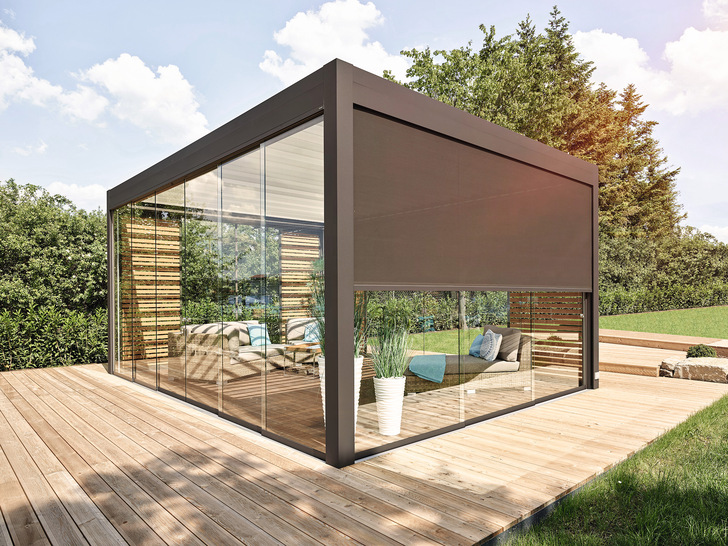 Glasschiebeelemente und ZIP-Systeme erweitern das Lamaxadach zur Komfortzone