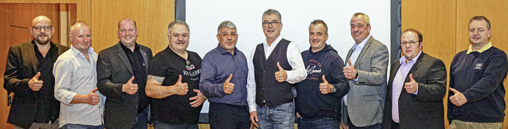 Im Bild v. li. Christoph Meilhammer, Gerd Achten, Andreas Jany, Jean-Felix Renard, Mark Harcourt-King, Geschäftsführer Helmut Meeth, Martin Wawer, Klaus Laubinger, Rüdiger Schreck, Jürgen Kotz und Christian Kempe (nicht im Bild).