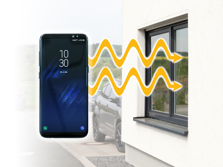 Die Durchlässigkeit für den Mobilfunk erhöht sich durch die Veredlung mit dem Laser signifikant und ist nach der Bearbeitung vergleichbar mit der einer unbeschichteten Glases