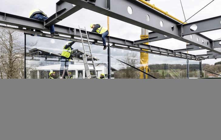 Mit viel Fingerspitzengefühl wurden die Gläser von den sedak Profis eingebaut.